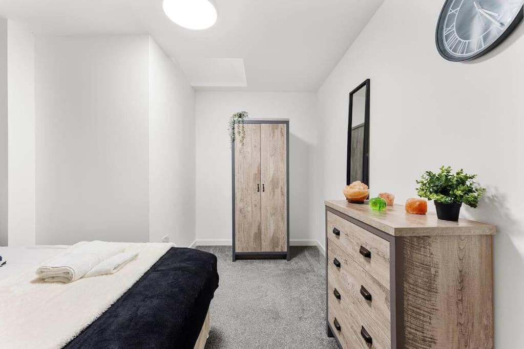 Modern Spacious Three Bedrooms With Private Garden Cardiff Exterior foto